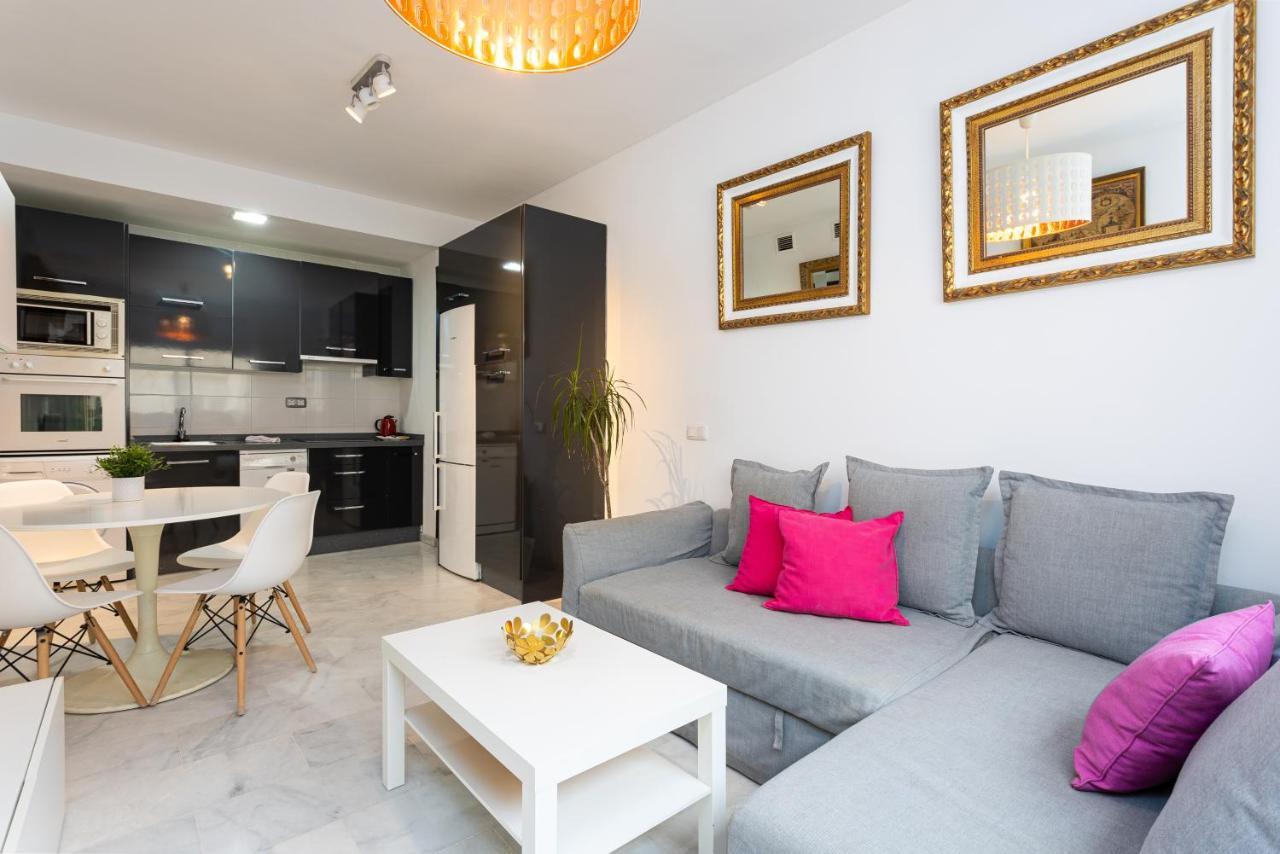 Holidays2Malaga Carrera Capuchinos Free Parking Aircon Downtown Exterior photo
